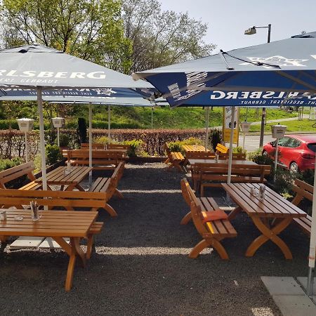 Hotel Restaurant Zur Hexe Überherrn Dış mekan fotoğraf