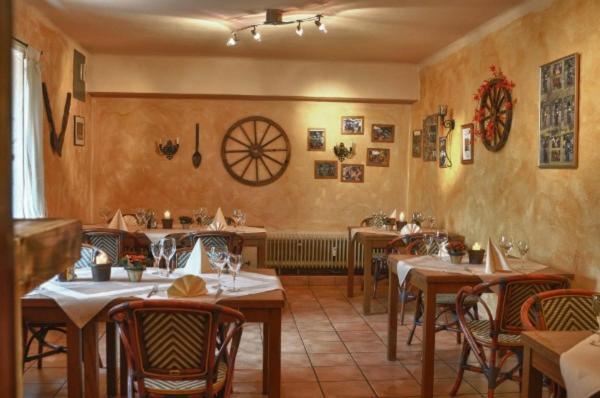 Hotel Restaurant Zur Hexe Überherrn Dış mekan fotoğraf