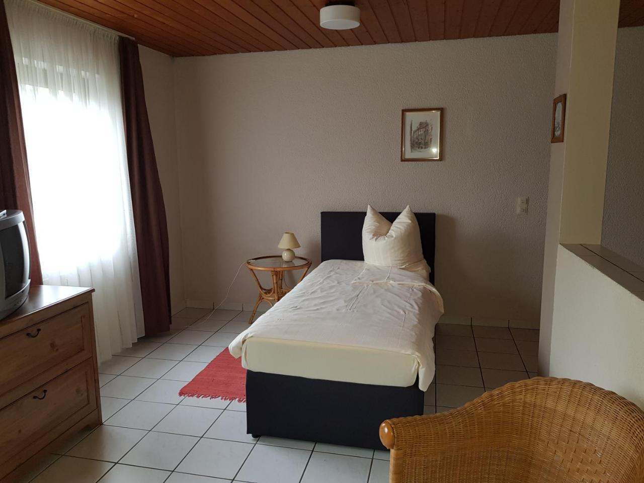Hotel Restaurant Zur Hexe Überherrn Dış mekan fotoğraf